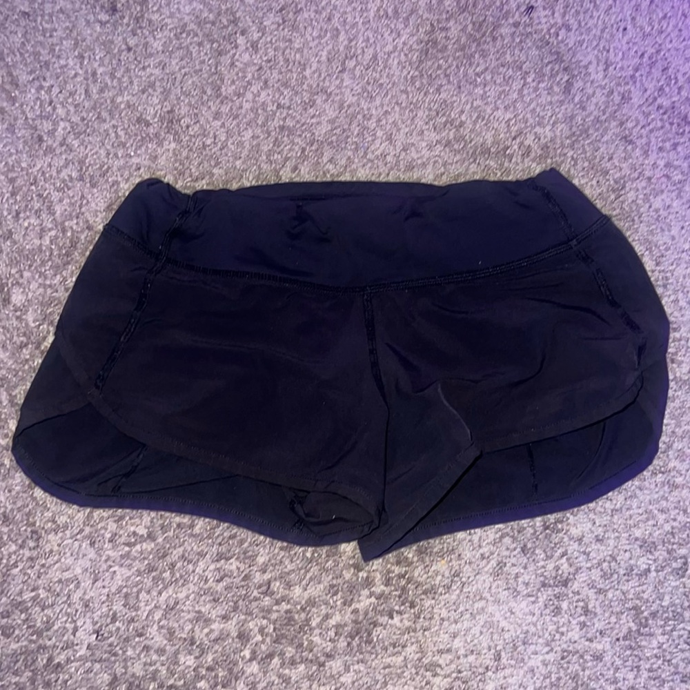 Black Lululemon 2.5 Inch Seam Speed Up Shorts